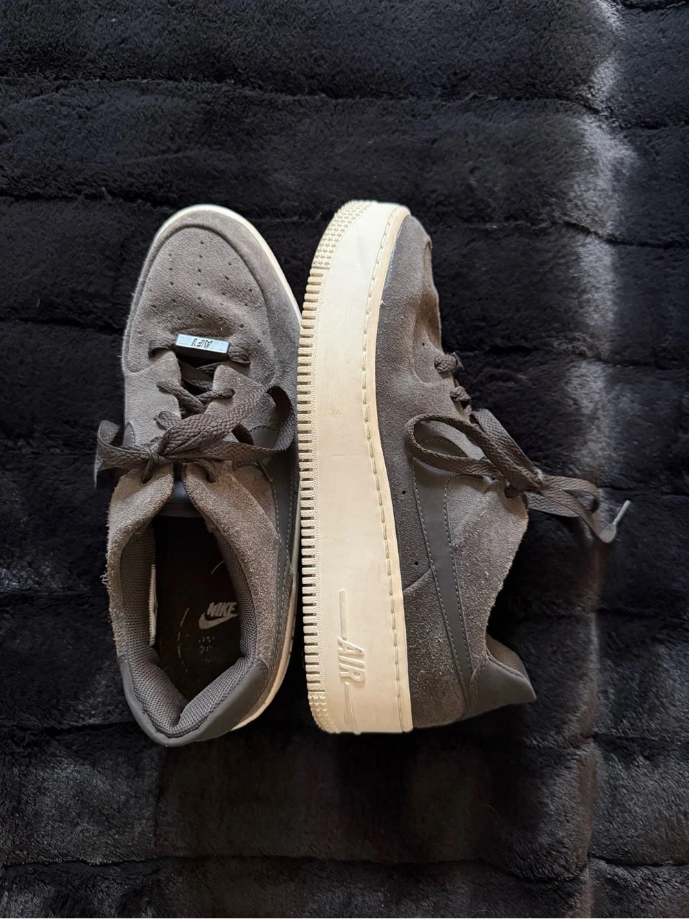 Nike Air Force 1 Suede Sneakers in Grey